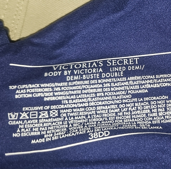 Victoria's Secret Bra New With Tags 38DD Body by Victoria lined demi Long Back - Picture 3 of 4